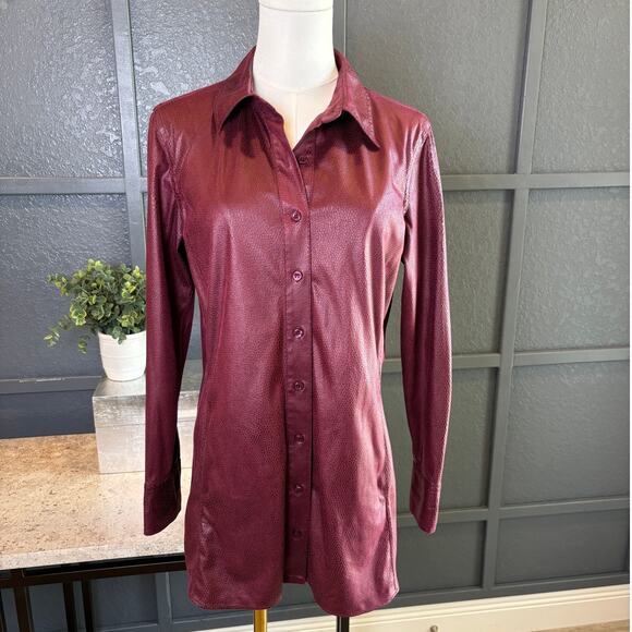 Chico's Snakeskin Burgundy Long Sleeve Chic Party Business Button Up Size 1 - Picture 1 of 4